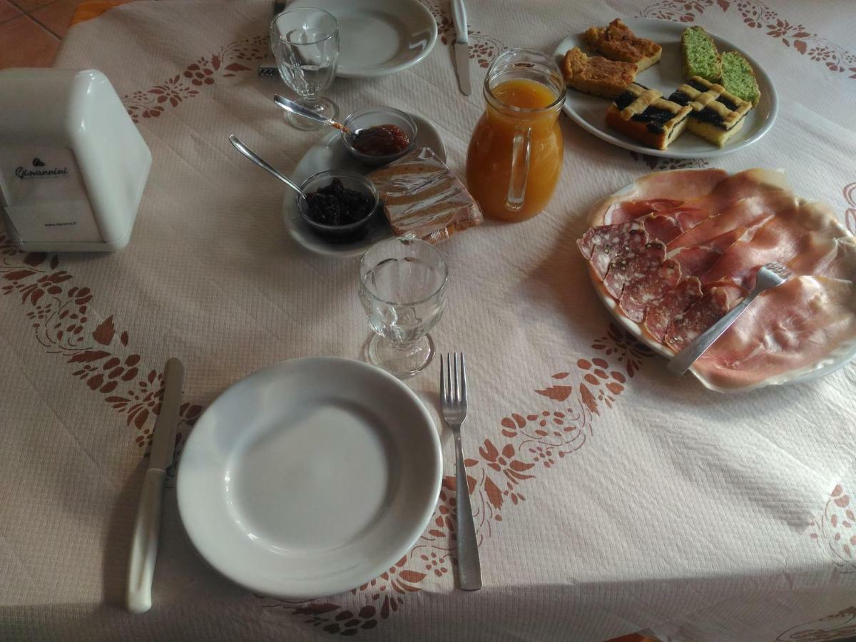 Agriturismo La Quiete Roncofreddo Kültér fotó